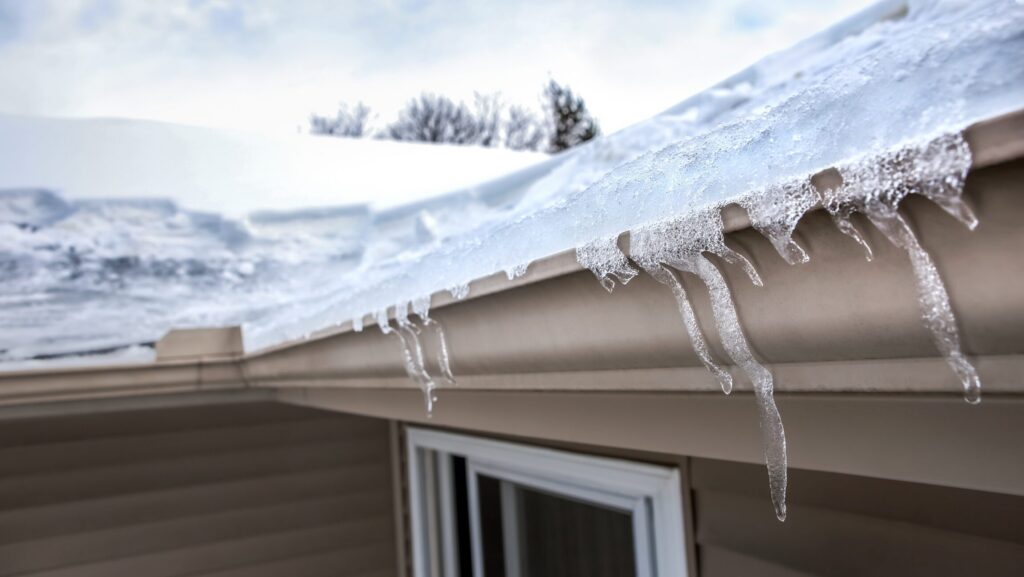 Winter Roof Check-In: A Few Things Homeowners Shouldn’t Ignore