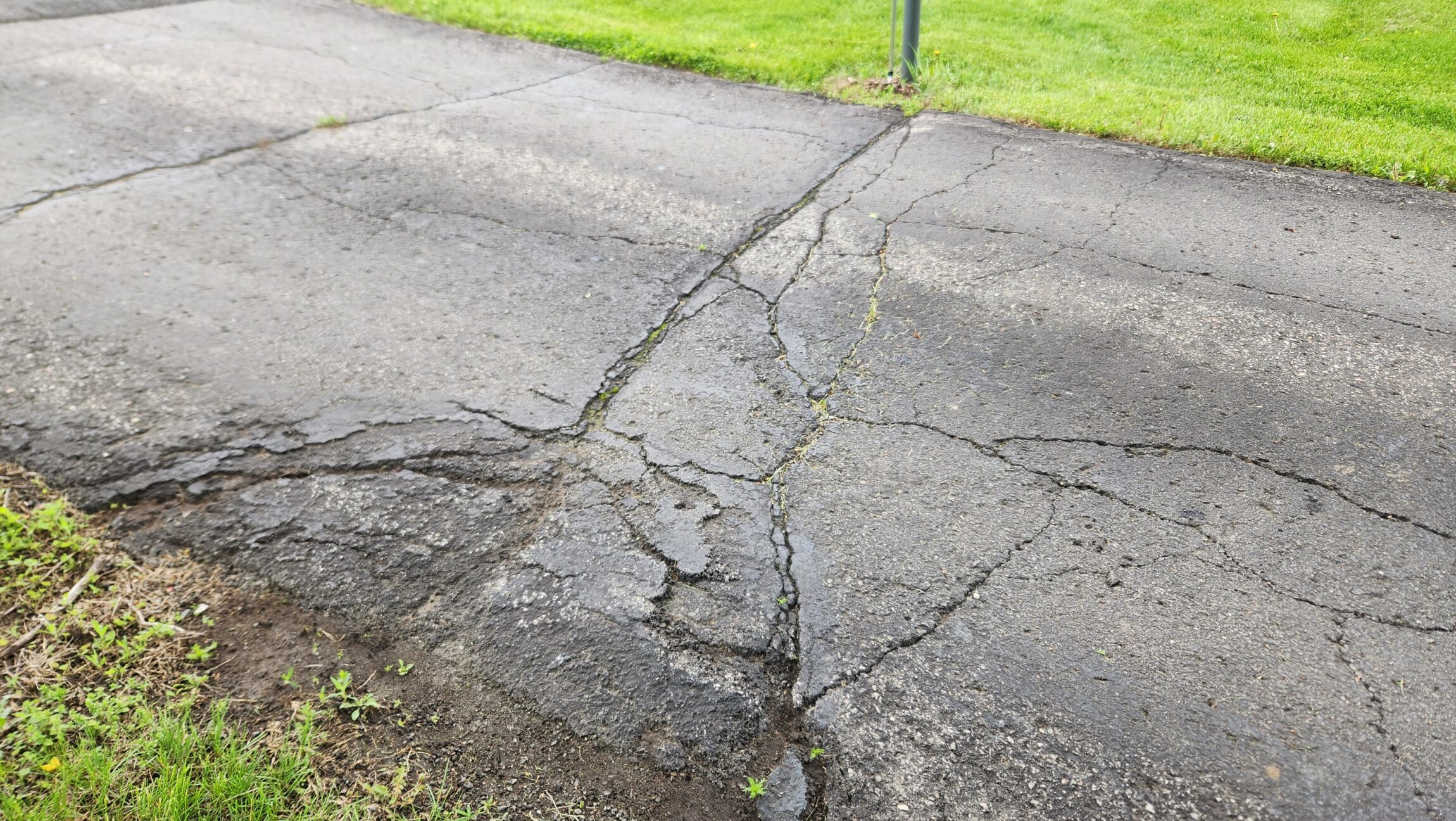 Asphalt Signs Rvt Is It Time to Fix It? 5 Key Signs Your Asphalt Driveway Needs Attention