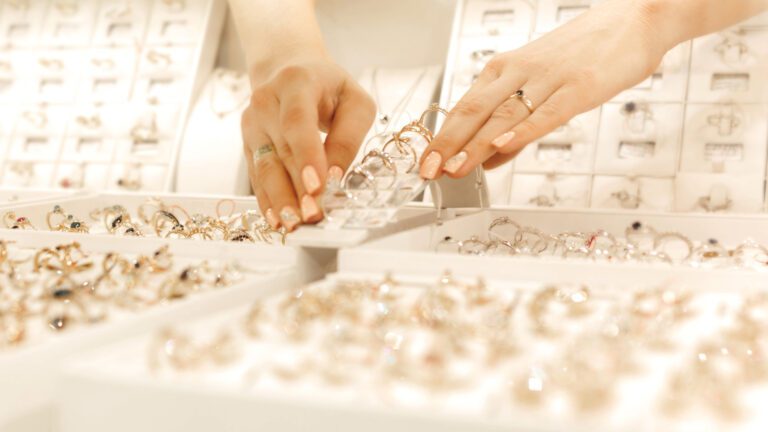 How Local Jewelry Shops Can Effectively Compete in an Online-Dominated Market