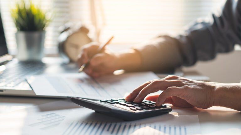 5 Year-End Money Moves to Make Before December 31