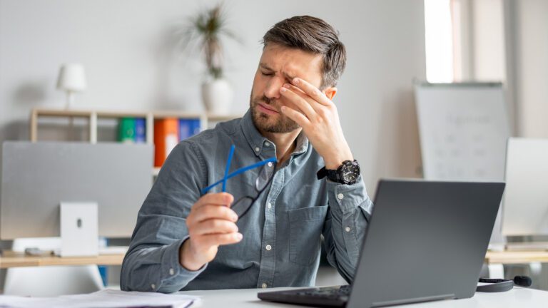 See Clearly, Live Comfortably: Digital Eye Health