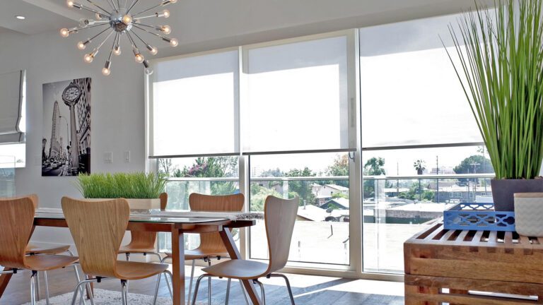 The Popular Choice: Modern Roller Shades