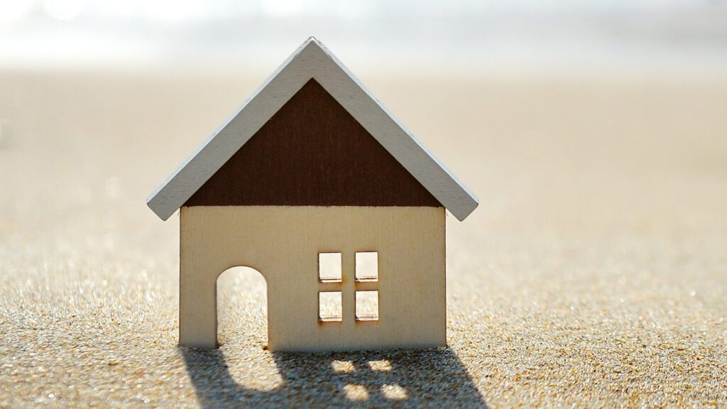 Should You List Now or Wait Until Summer? A Playa Vista Timing Guide for Sellers
