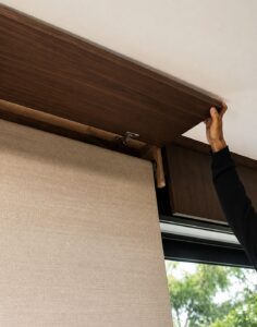 Concealed shade pocket blinds