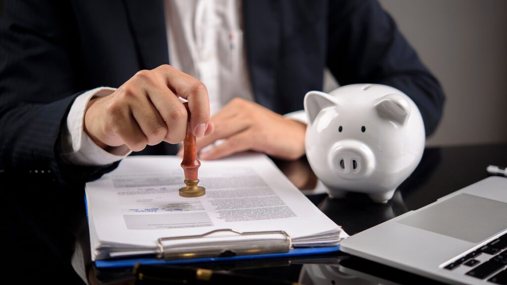 The Difference Between Cashable and Redeemable GICs