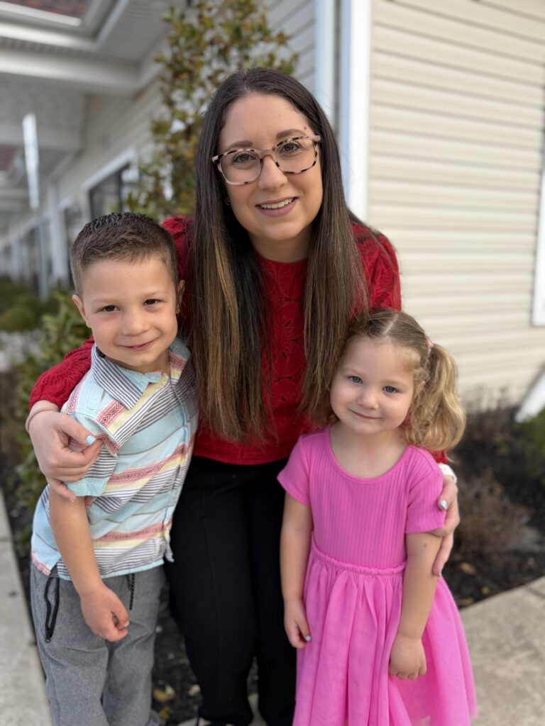 Lilah & Lincoln Commander with their mom, Jena-Rose.