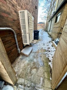 Heat pump condensing unit ice formation