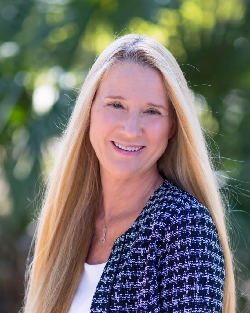 Lisa Randel headshot