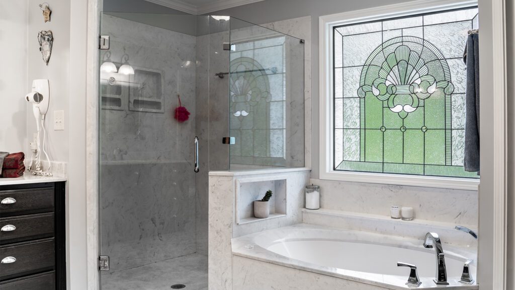 It’s Smarter to Work With a Smaller, Local Glass Company