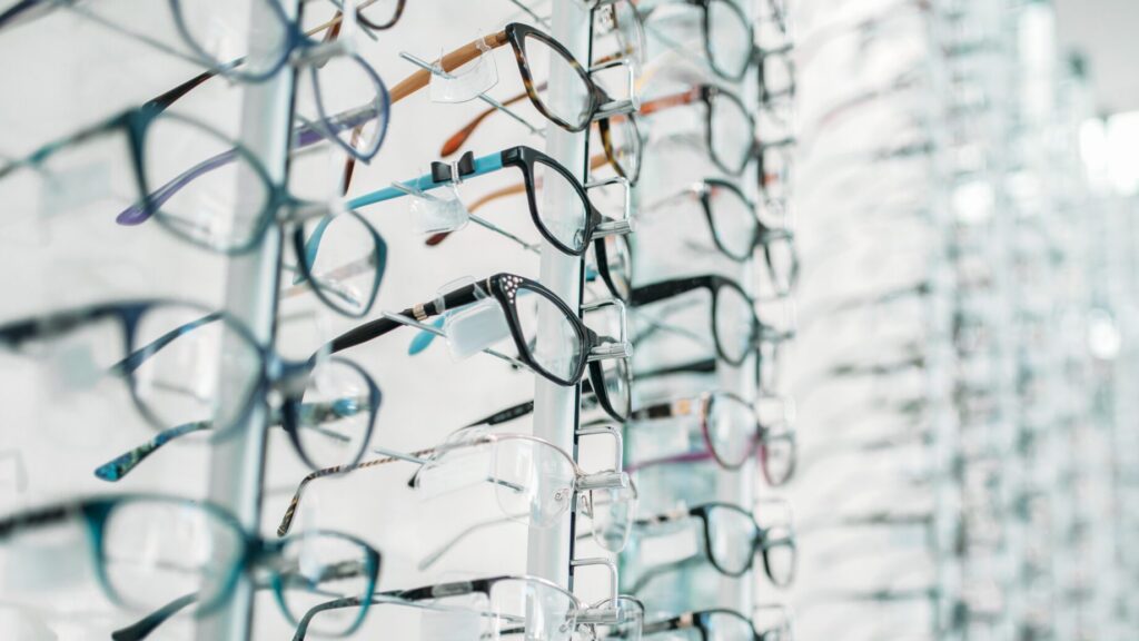 Apples and Oranges: Differences in Eyeglasses