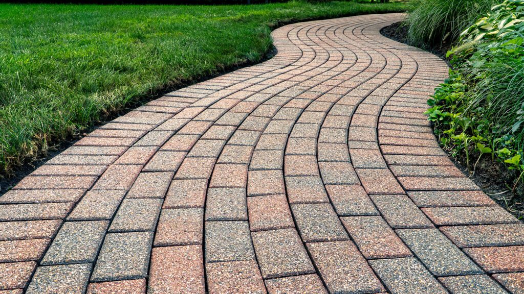 Summer’s a Great Time for a BEAUTIFUL HARDSCAPE!