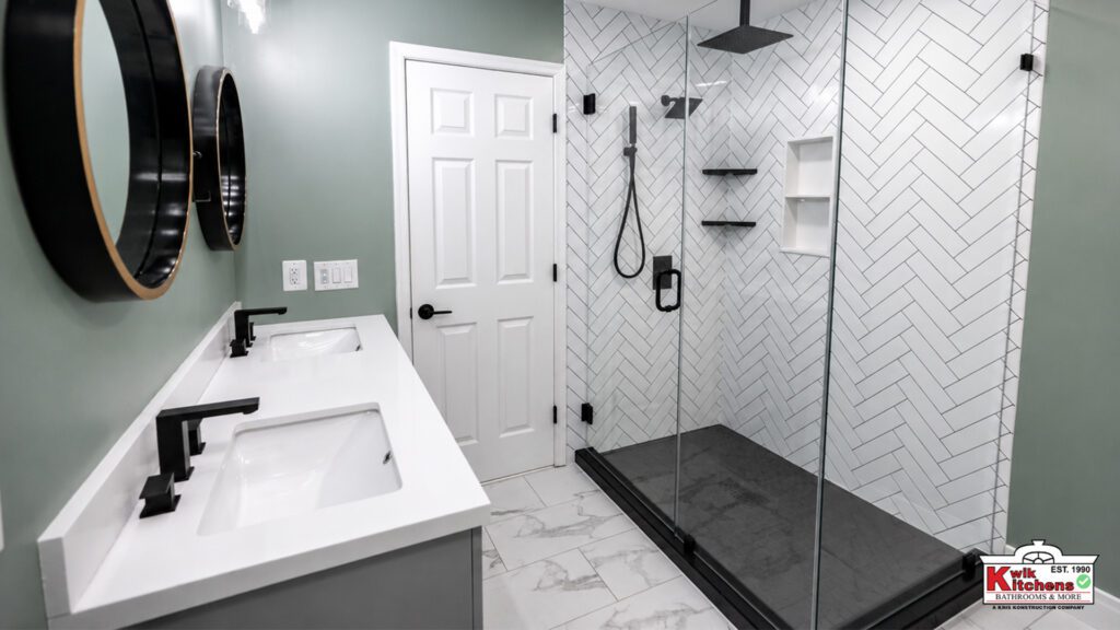 Current Bathroom Trends Lean Towards Roomy, Elegant Showers
