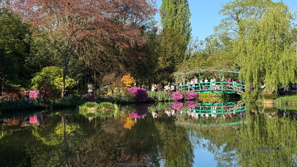 Flower-Themed Travel for Garden Enthusiasts