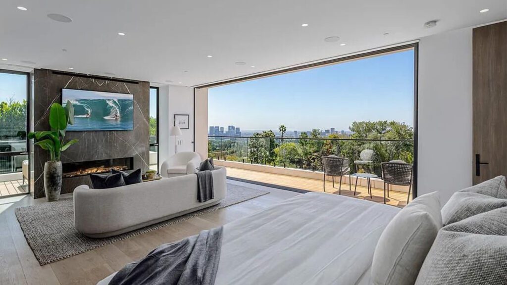 Integrated Door & Window Systems: Why Luxury Homeowners Are Investing in Window and Door Upgrades Before Selling