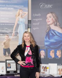 Cruise Plastic Surgery - Joseph Cruise, M.D. Sarah Hasenfus pose