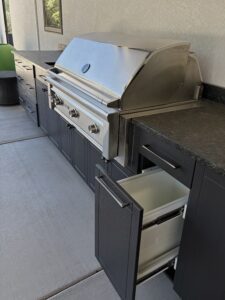 Outdoor Kitchen Trash Pullout-BTO Cabinet & Design