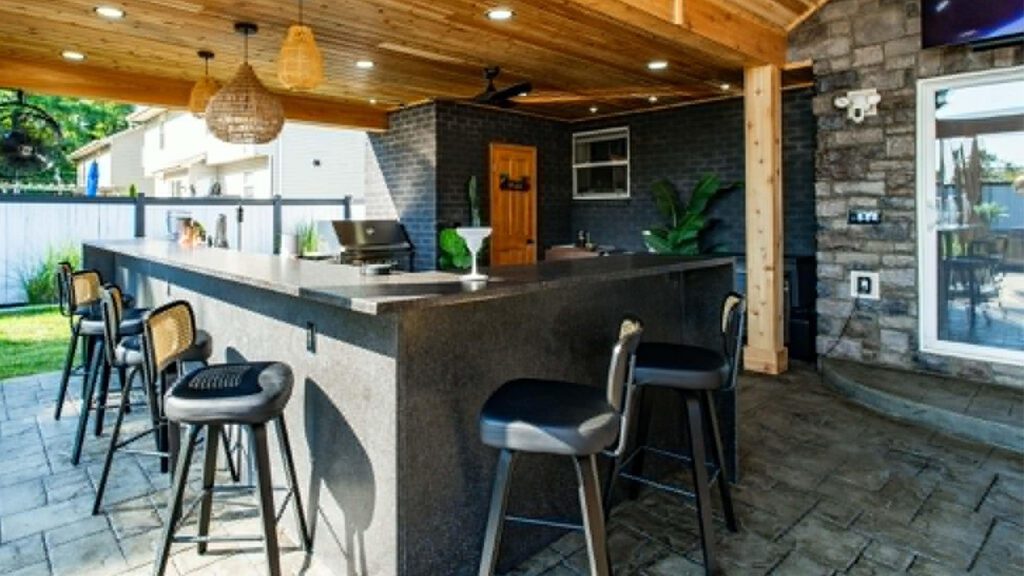 Outdoor kitchen bar area Raisbeck Stoneworks