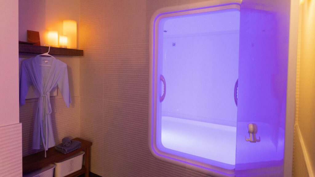 The Benefits of Float Therapy: A Natural Path to Relaxation and Recovery