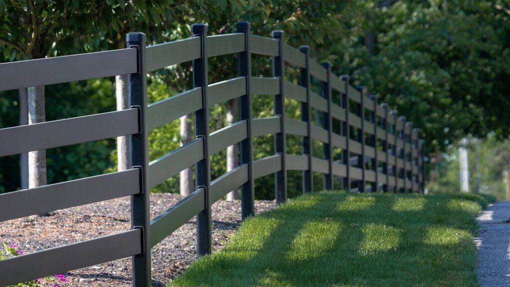 How to Choose the Right Fence or Deck: A Homeowner’s Guide