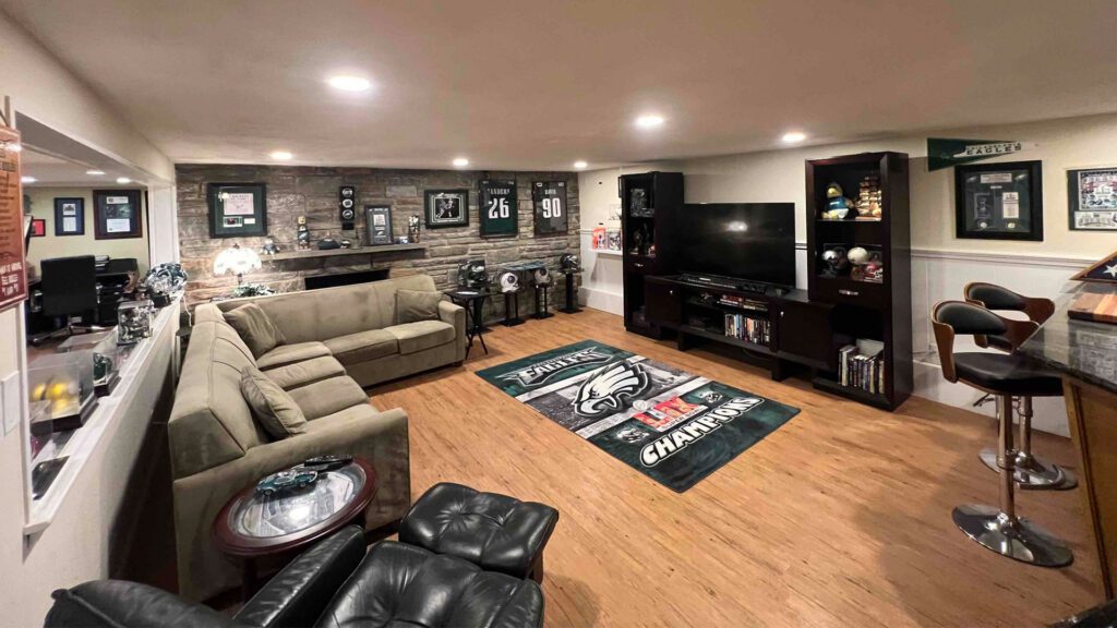 Fan Cave Lighting Improves the Atmosphere