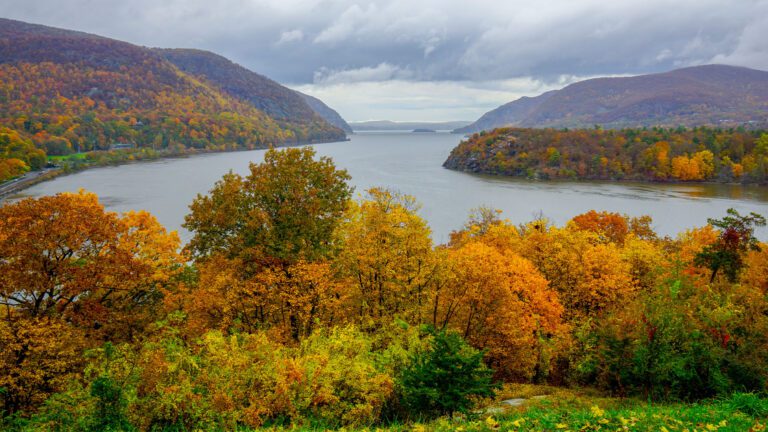Fall Looks Better From the Water: Cruise the Hudson With Seastreak
