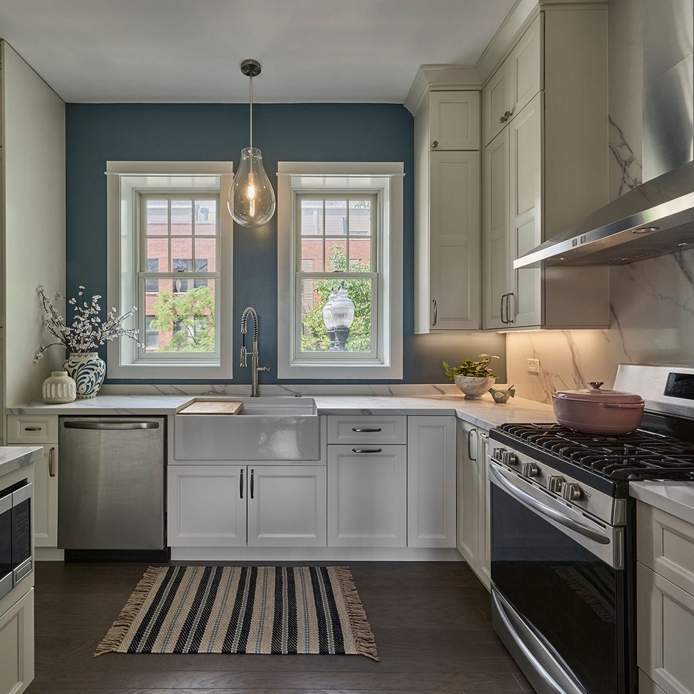 Modern kitchen Design + Build Renegades