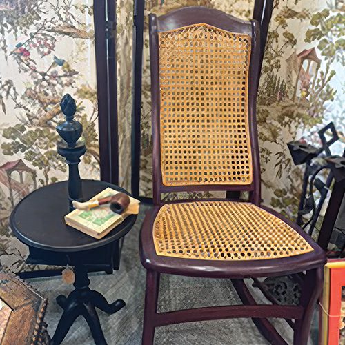 Vintage chair and table House of Timeless Treasures