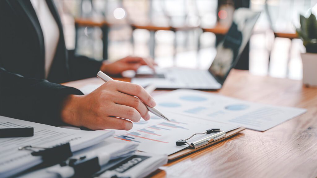 Thinking About Reaching Out to a Financial Advisor? Here’s What You Can Likely Expect
