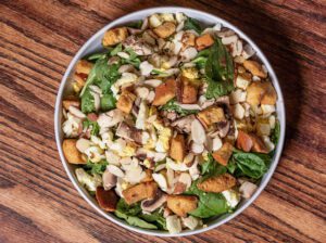 Caffe Latte Da salad dish