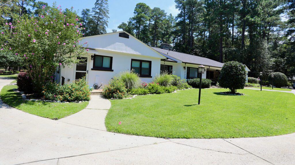 Sellers: Your Landscape Shapes the First Impression