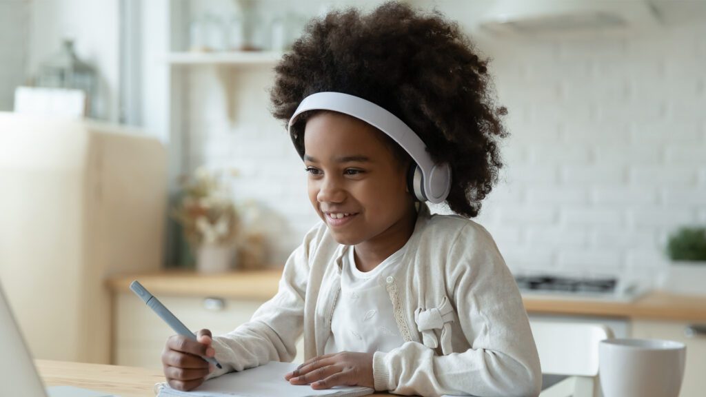 The Autumn Homework Setup: Simple Habits for Happy Eyes