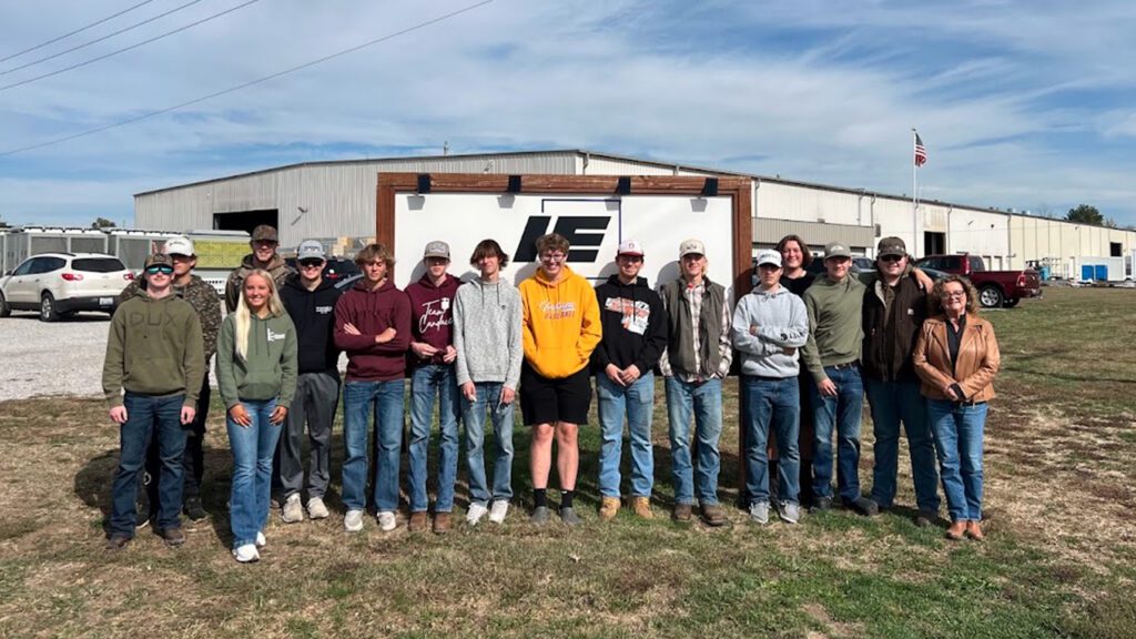 Students standing in field Kaskaskia College