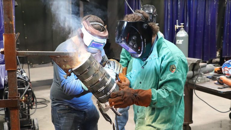 Kaskaskia College Celebrates National Manufacturing Month With First-Ever Manufacturing Day