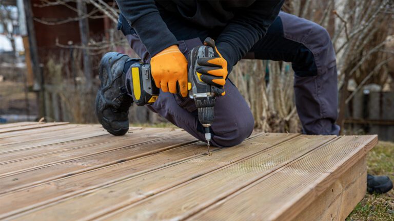 Building Big-Ticket Leads: How Custom Deck and Fence Contractors Win Affluent Homeowner Trust